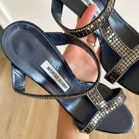 Manolo Blahnik Leather Embellished T-Strap Sandal Pumps Black 39.5 - Picture 7 of 9